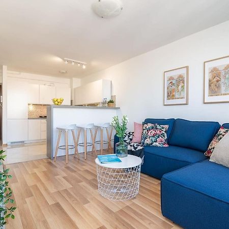 Navy Aesthetic Apartment With Balcony By Noclegi Renters Warsaw Ngoại thất bức ảnh